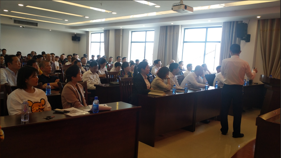 常德市康都物業(yè)服務有限公司,常德保安服務公司,保潔服務,綠化服務,搬運服務,墻外高空清洗服務